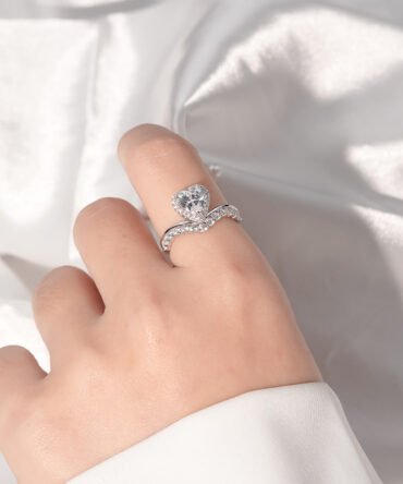 LUVXM London Moissanite heart crown ring 2